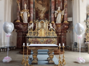 Individuelle Ballondekoration - Kirchendekoration
