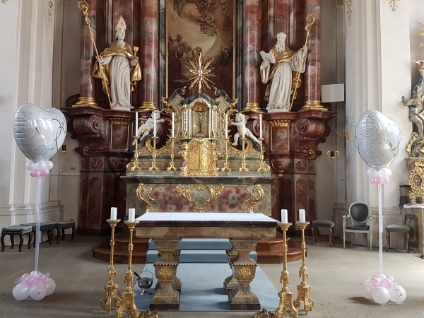 Individuelle Ballondekoration - Kirchendekoration