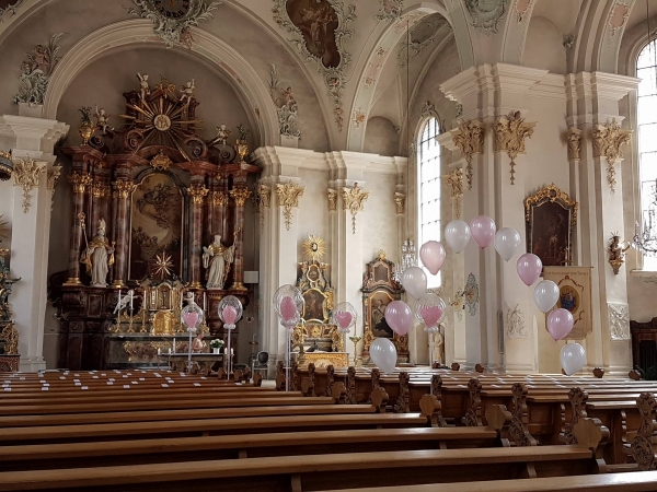 Individuelle Ballondekoration - Kirchendekoration