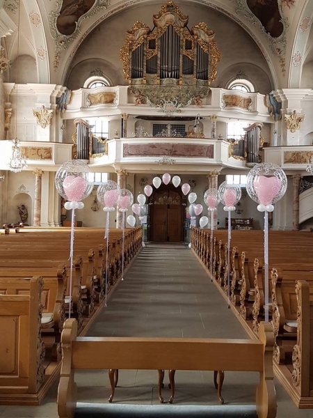 Individuelle Ballondekoration - Kirchendekoration