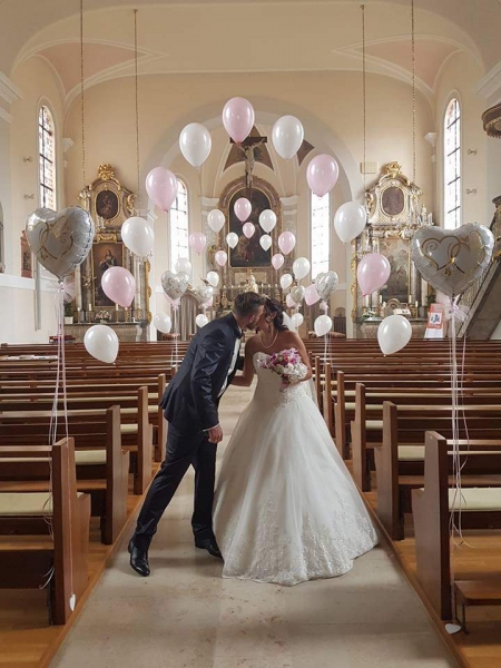 Individuelle Ballondekoration - Kirchendekoration